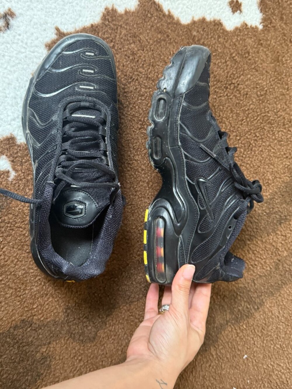 Nike Air Max Plus TN Black Sneakers 7.5 Worn